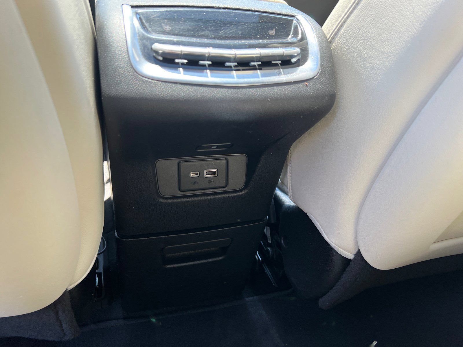 Used 2023 Cadillac XT6 Sport w/ Technology Package AWD/4WD image 26