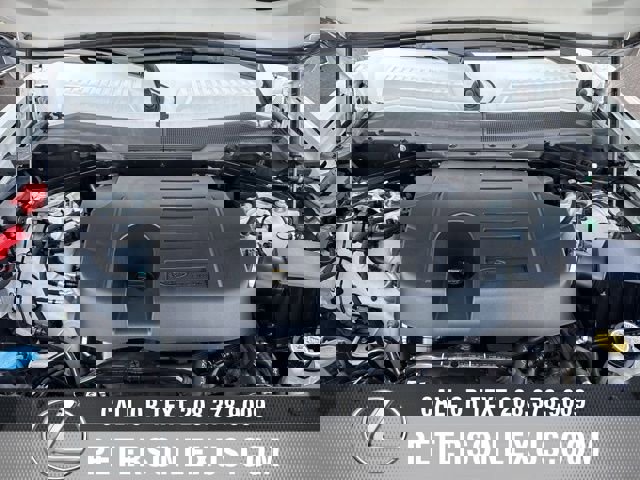 Used 2020 Land Rover Defender 110 SE image 9