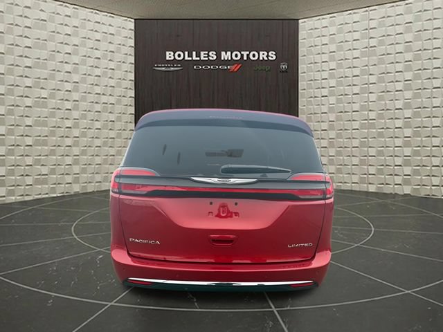 Certified 2024 Chrysler Pacifica Limited FWD image 4