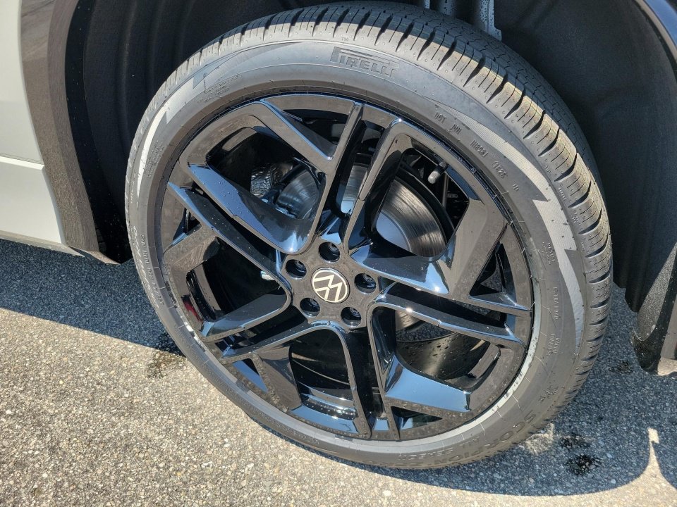 New 2026 Volkswagen Tiguan SE R-Line FWD image 27
