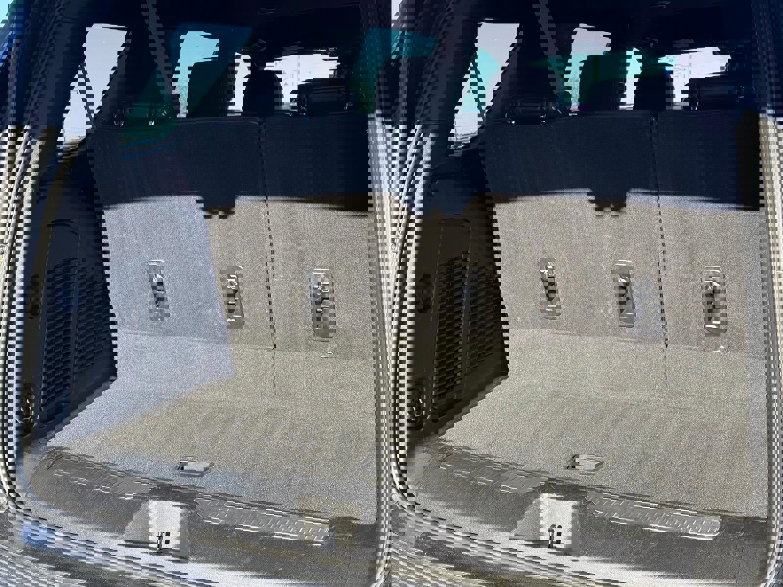 Certified 2025 Chevrolet Tahoe Premier image 4