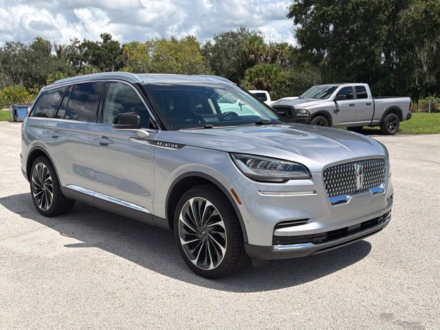 Used 2022 Lincoln Aviator Reserve w/ Equipment Group 201A AWD/4WD image 7