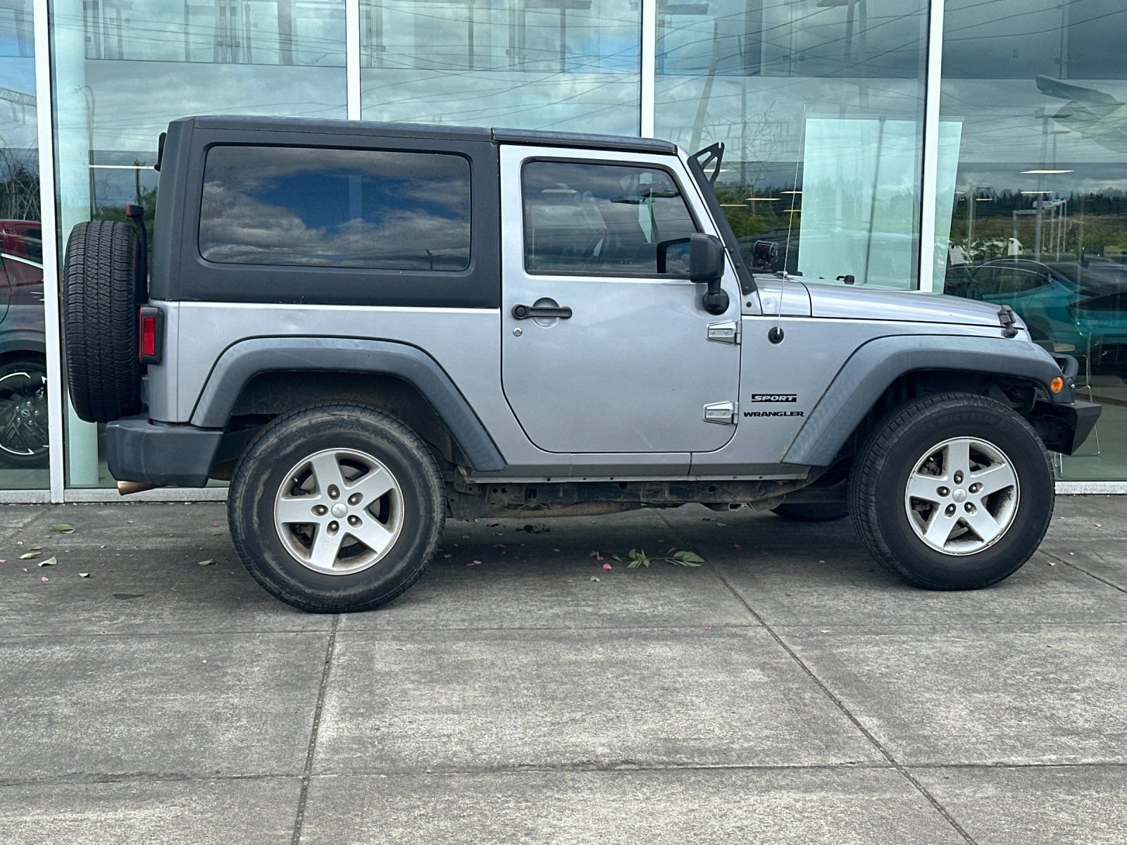 Used 2016 Jeep Wrangler Sport w/ Quick Order Package 24S AWD/4WD image 2
