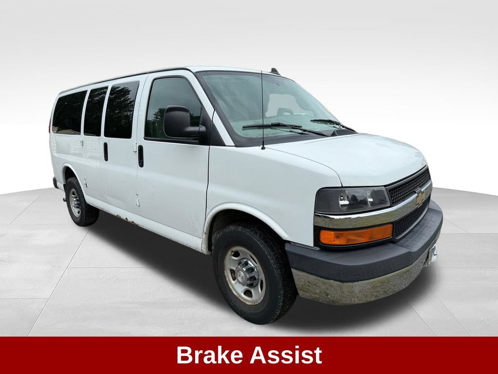 Used 2016 Chevrolet Express 2500 LT w/ LT Preferred Equipment Group RWD image 9
