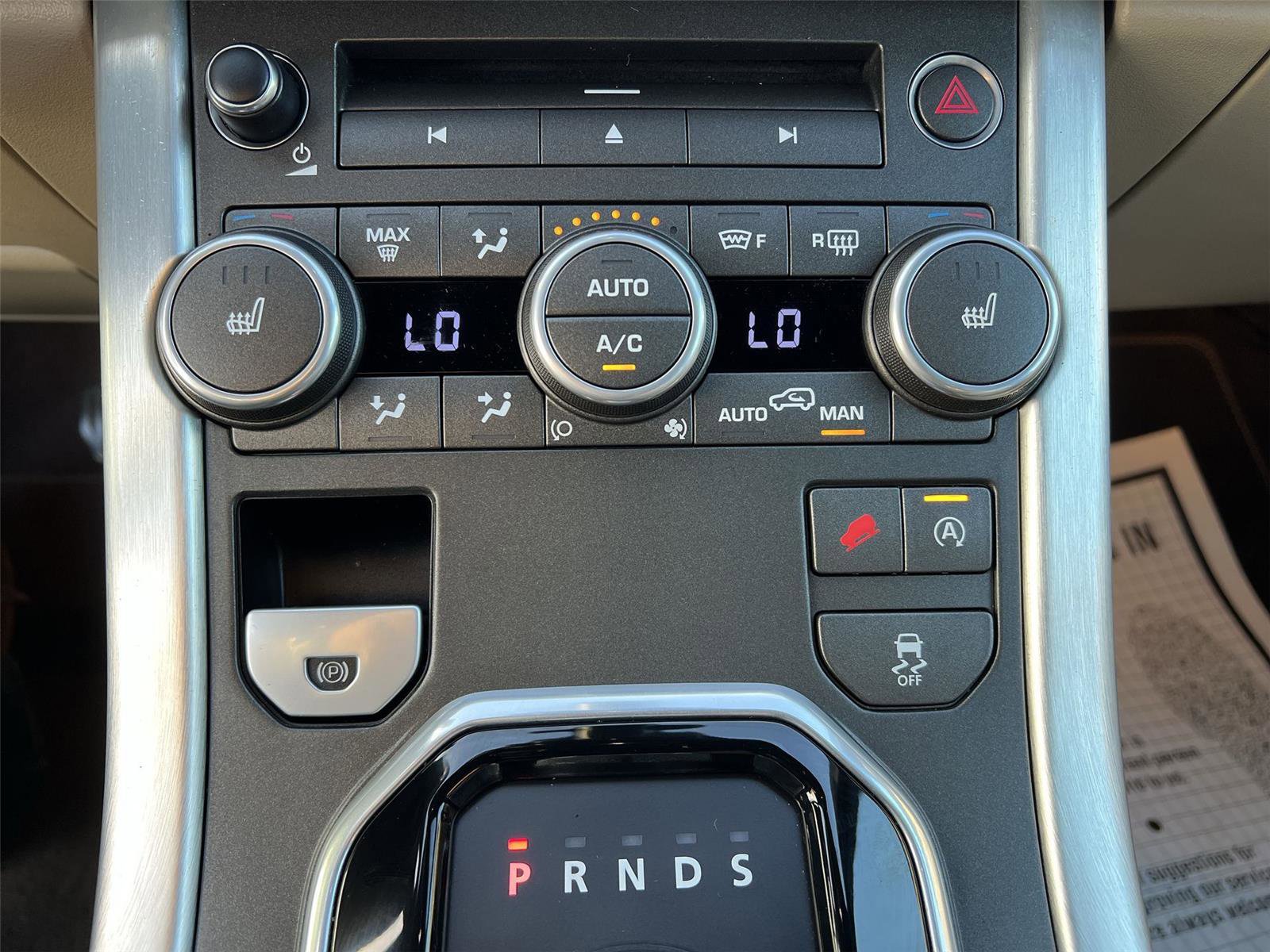 Used 2016 Land Rover Range Rover Evoque SE Premium image 18