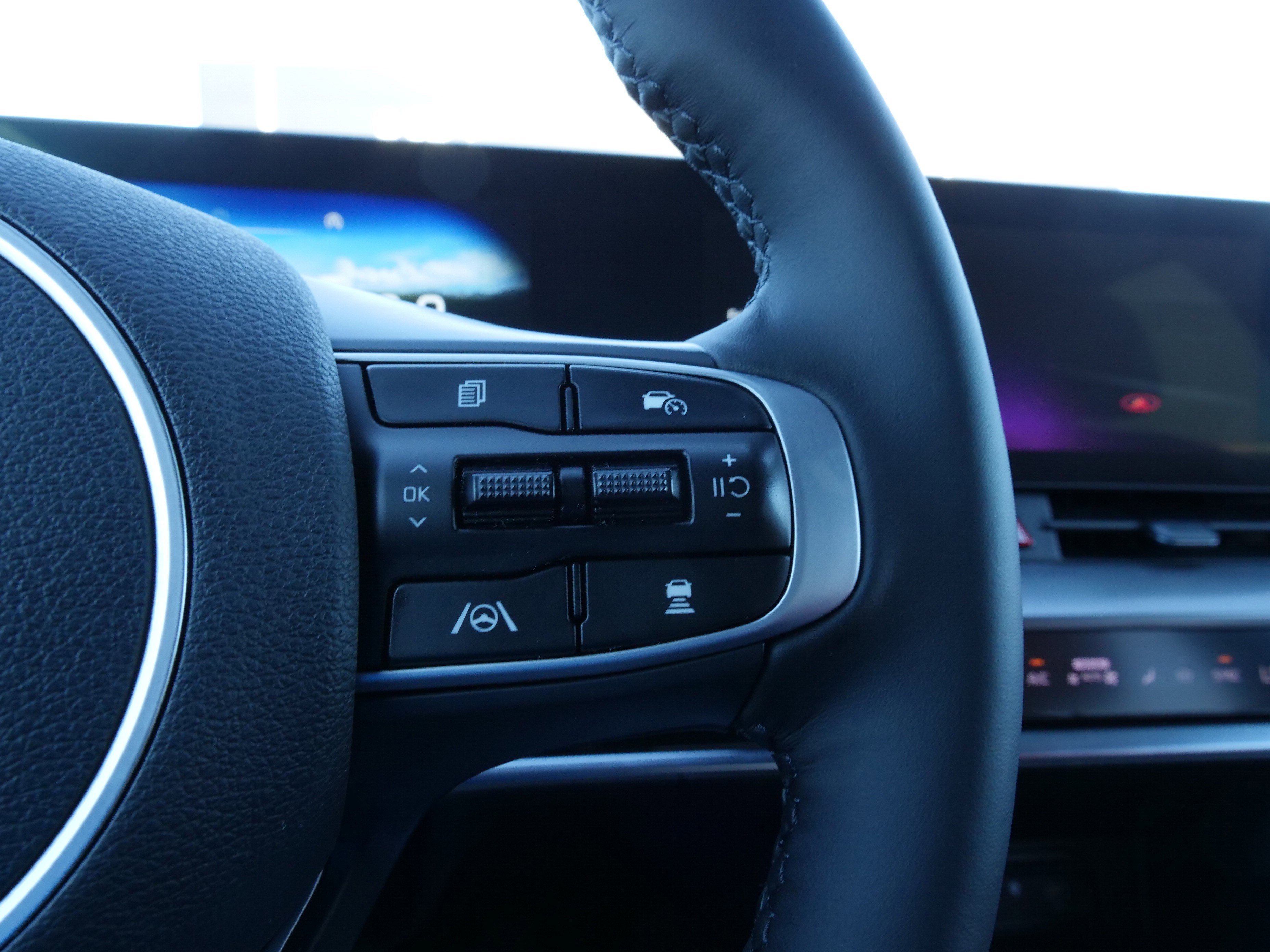 Used 2023 Kia Sportage SX image 23