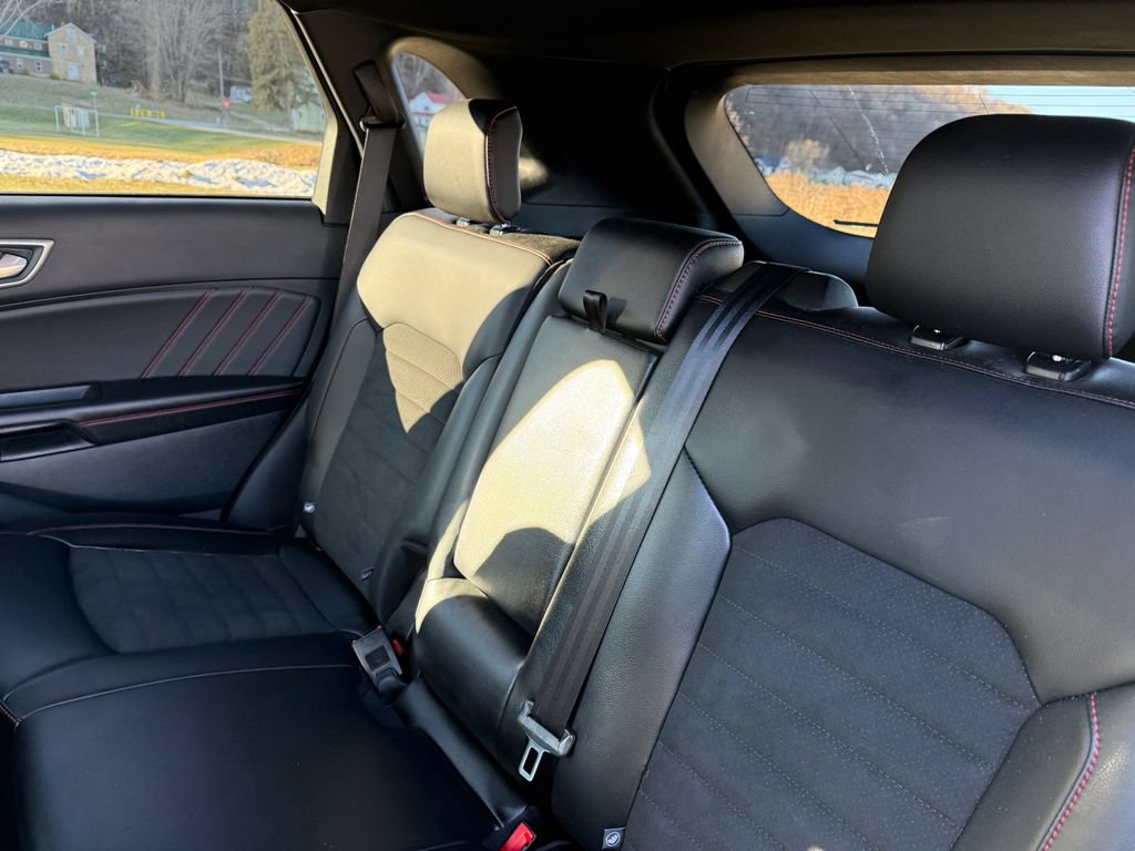 Used 2024 Ford Edge ST-Line AWD/4WD image 37