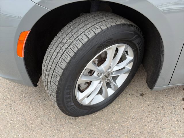 Used 2022 Chrysler Pacifica Touring AWD/4WD image 17