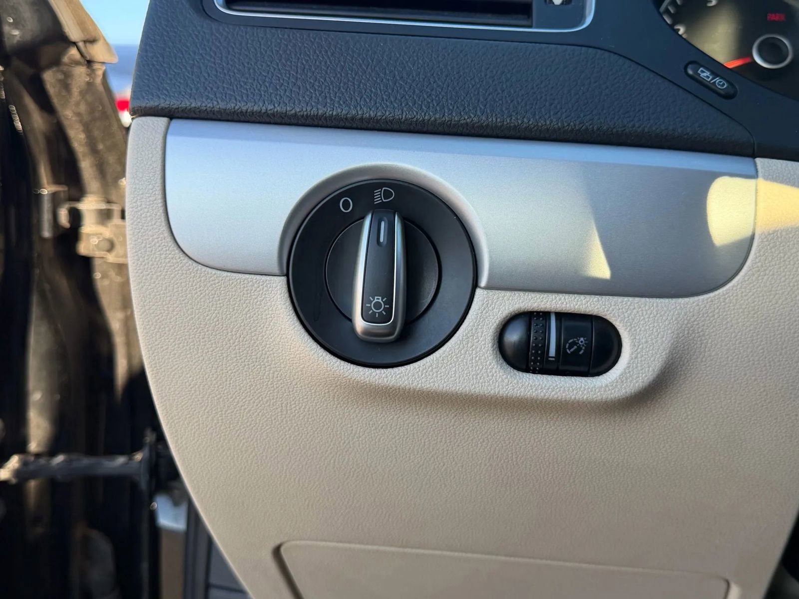 Used 2013 Volkswagen Jetta SE image 23