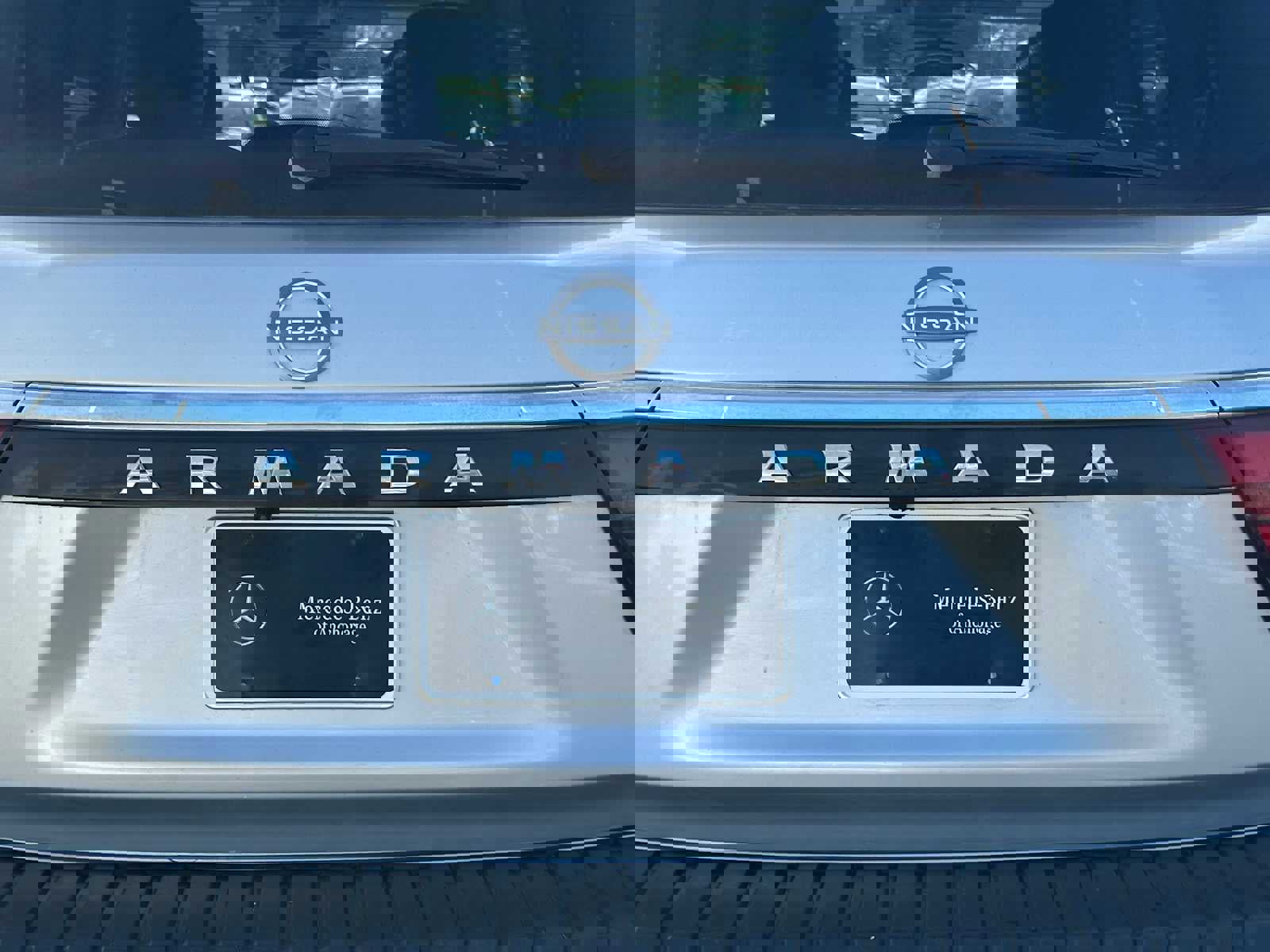 Used 2021 Nissan Armada SL w/ Captain's Chairs Package image 13