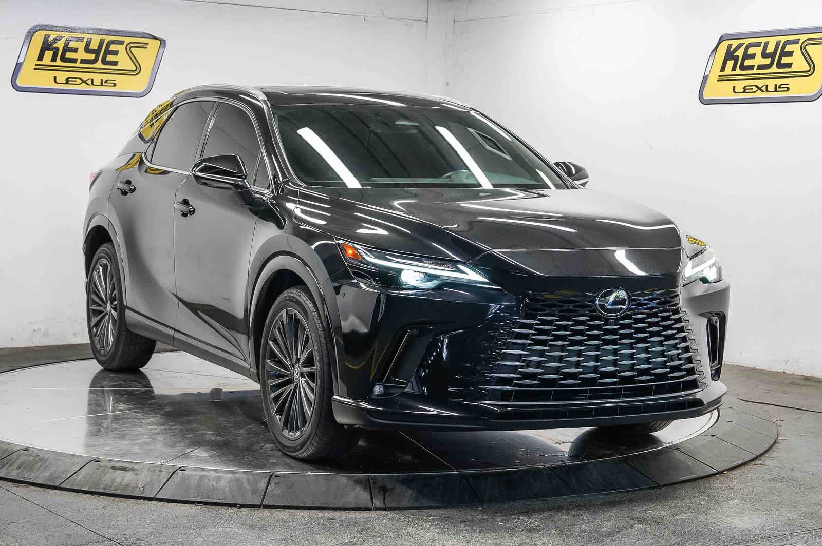 Used 2025 Lexus RX 350 Premium w/ Convenience Package FWD image 5