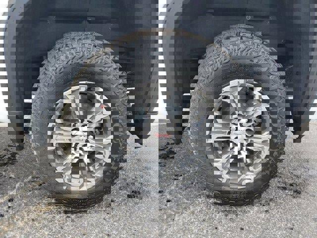 New 2026 GMC Sierra 1500 SLE w/ X31 Off-Road Package image 9