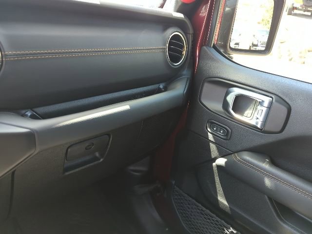 Certified 2021 Jeep Gladiator Overland AWD/4WD image 8