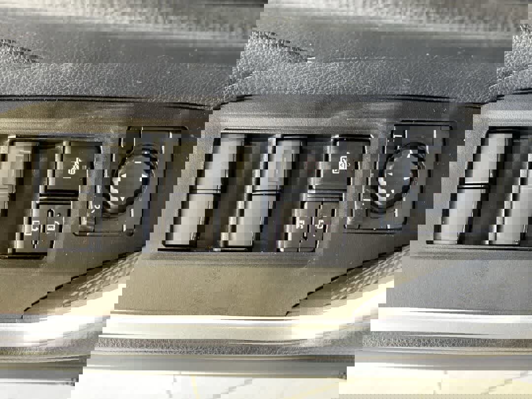 Used 2025 Toyota RAV4 LE AWD/4WD image 16