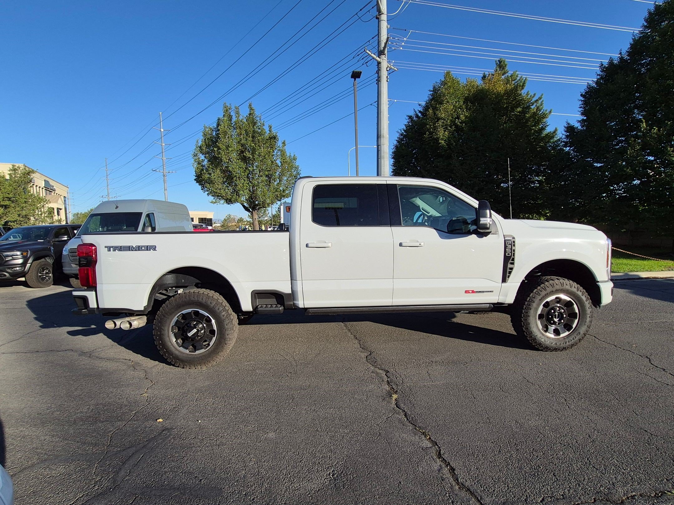 Used 2026 Ford F350 Lariat w/ Tremor Off-Road Package AWD/4WD image 2