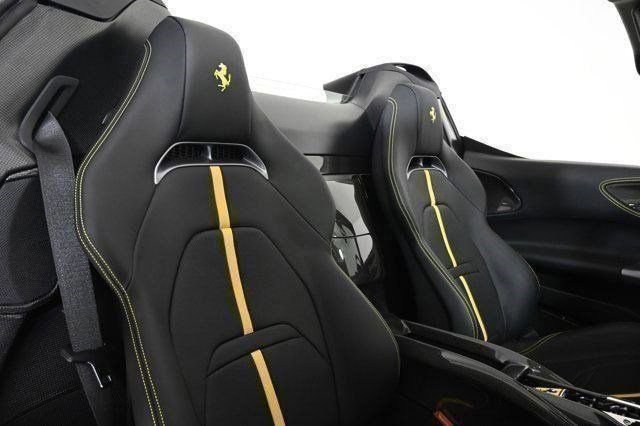 Used 2024 Ferrari SF90 Spider image 4