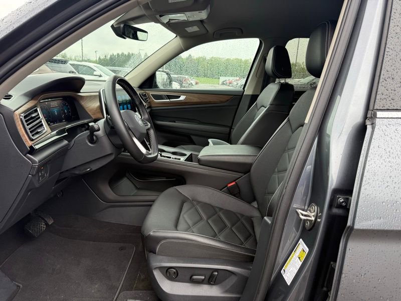 Used 2024 Volkswagen Atlas SE AWD/4WD image 9