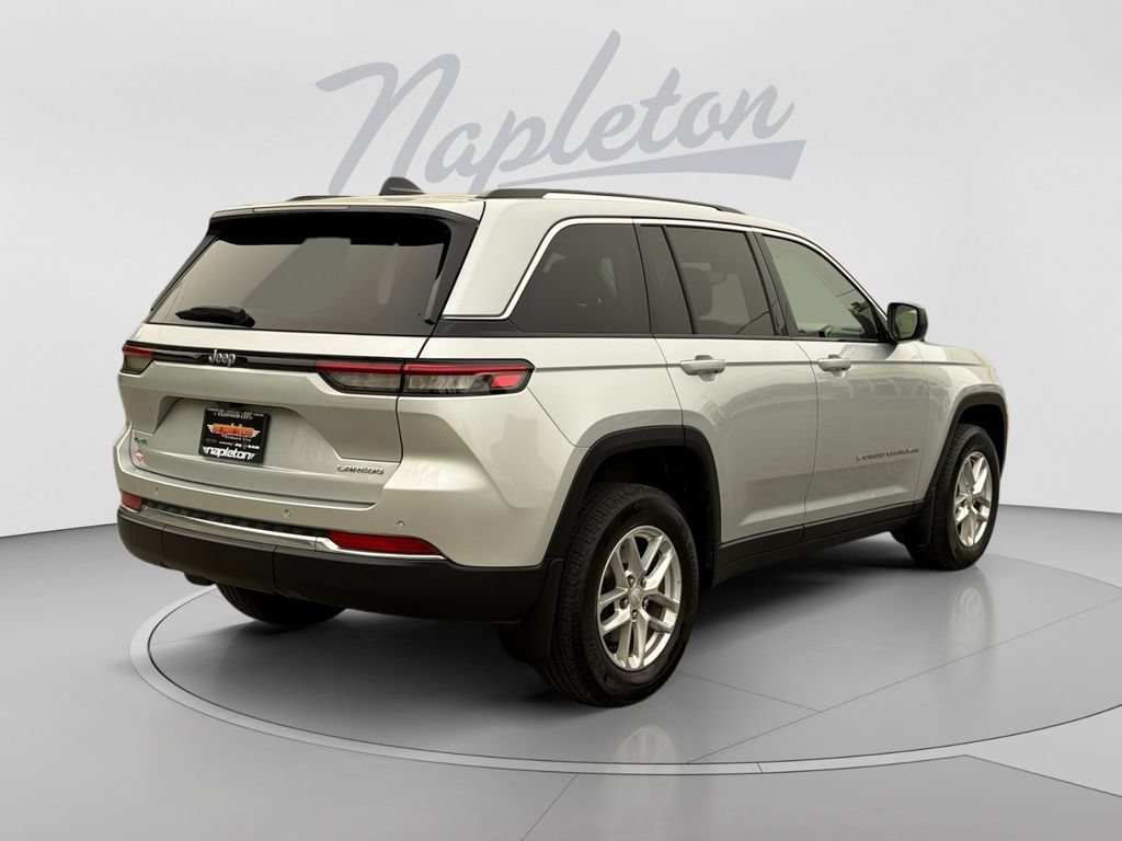 Certified 2023 Jeep Grand Cherokee Laredo AWD/4WD image 8