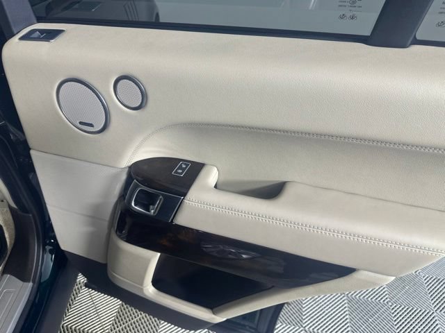 Used 2017 Land Rover Range Rover HSE AWD/4WD image 24