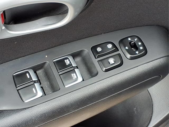 Used 2019 Kia Soul + FWD image 16