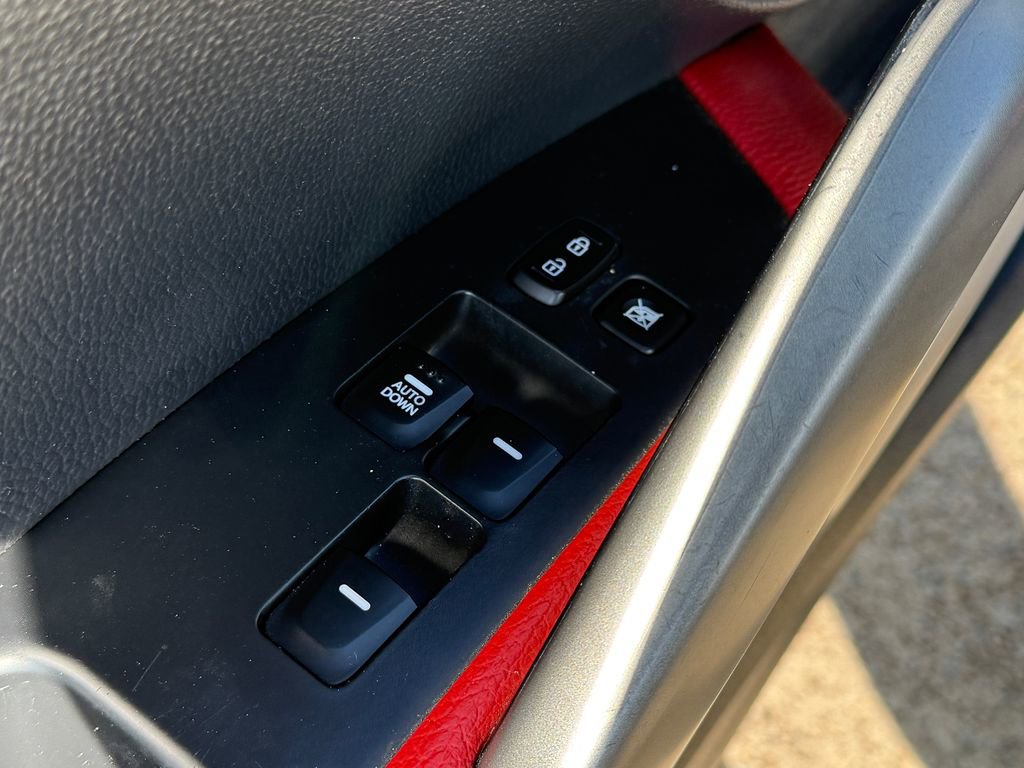 Used 2016 Hyundai Veloster Turbo R-Spec image 19