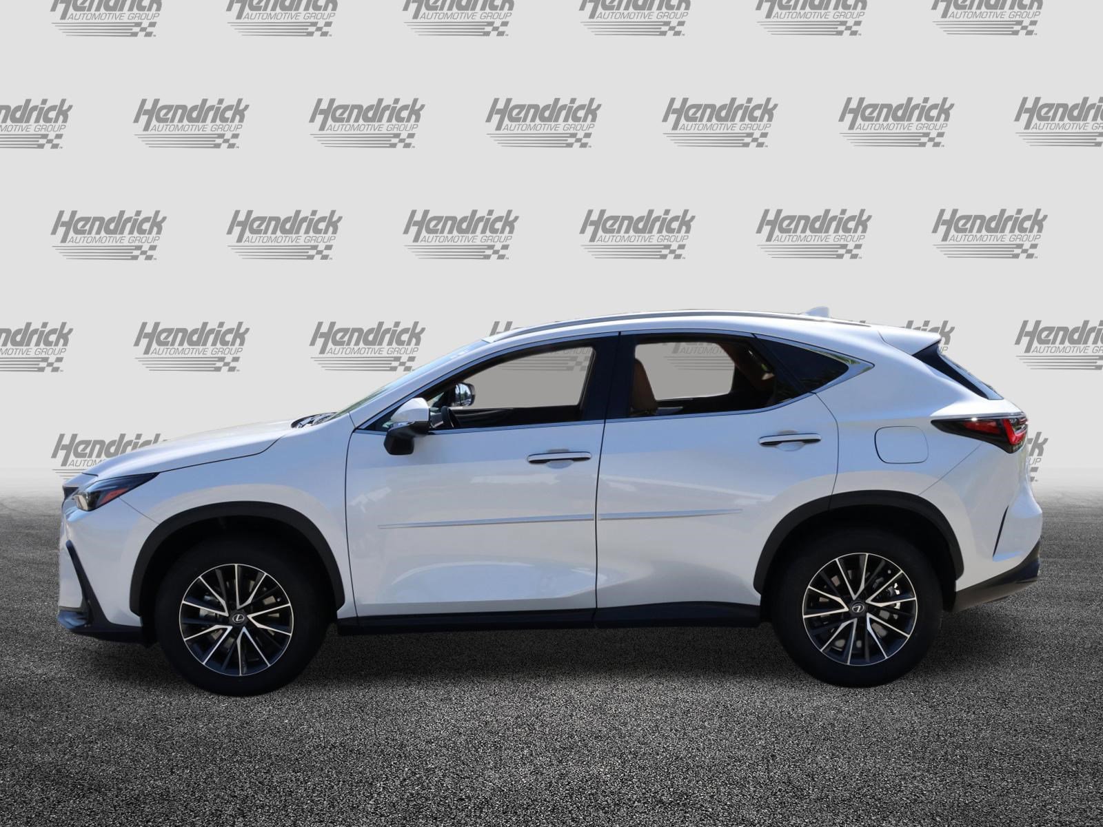 Used 2025 Lexus NX 250 FWD w/ Towing Package (2000 Lbs) image 6