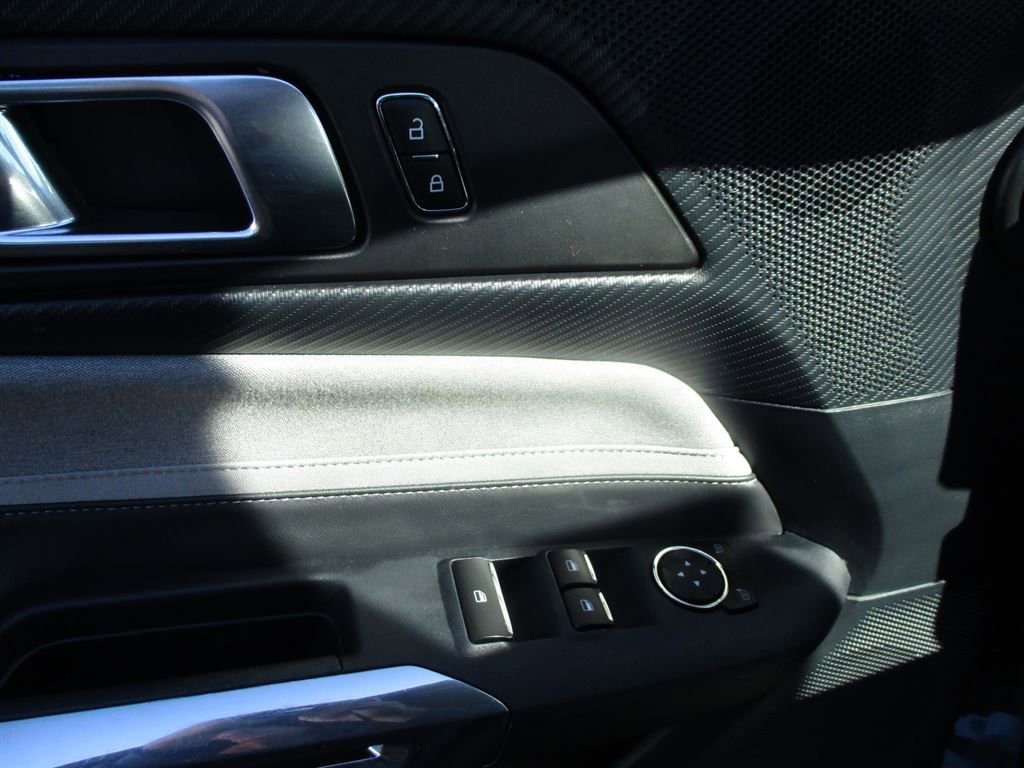 Used 2024 Ford Mustang Convertible image 15