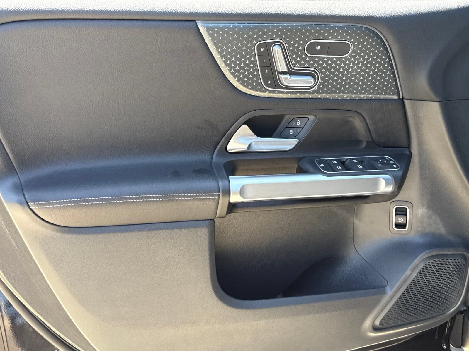 Used 2024 Mercedes-Benz GLB 250 image 20