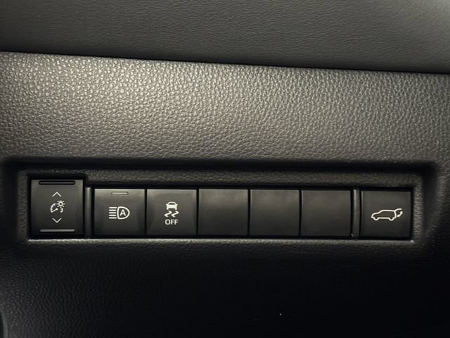 Used 2023 Toyota Venza XLE AWD/4WD image 37