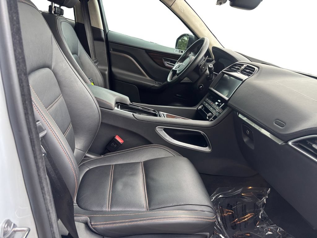 Used 2020 Jaguar F-PACE Prestige AWD/4WD image 15