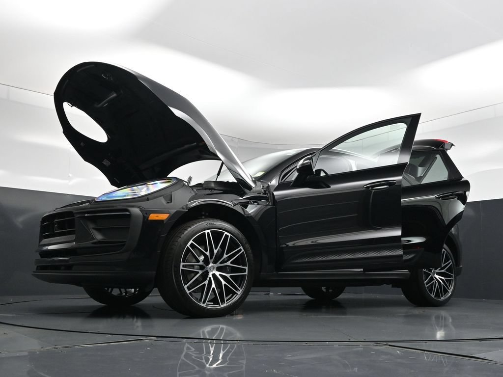 New 2026 Porsche Macan AWD/4WD image 35
