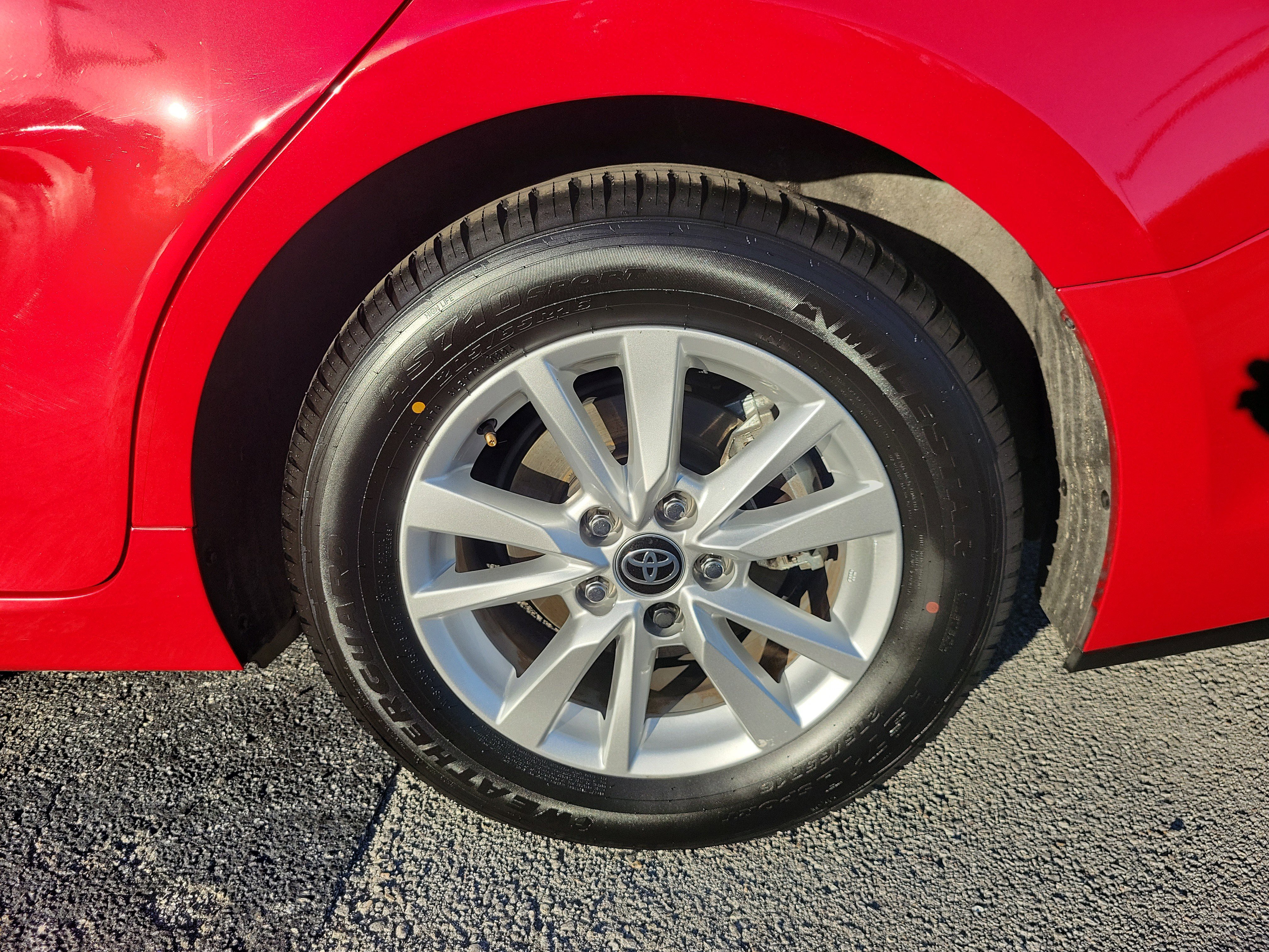 Used 2025 Toyota Camry LE image 29