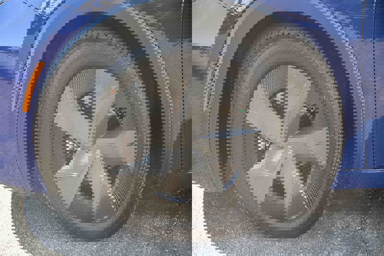 Used 2024 Toyota Prius Prime SE image 9