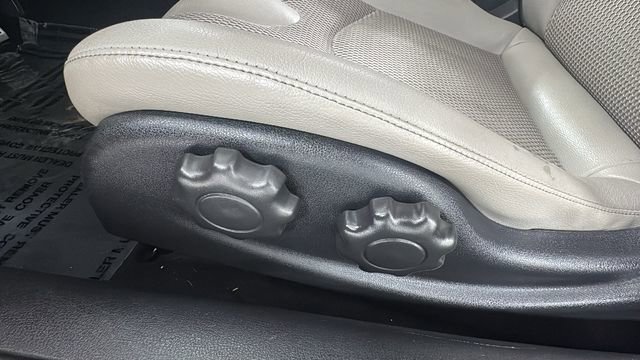 Used 2017 Nissan 370Z Touring image 11