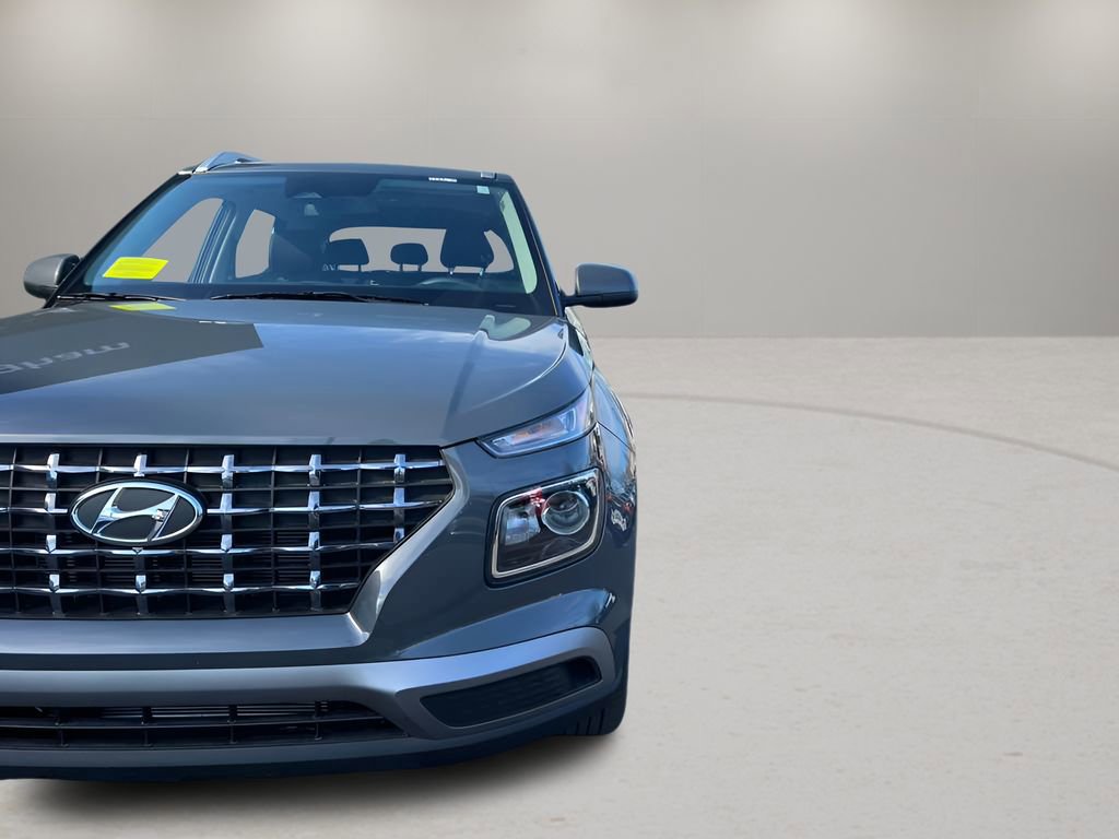 Used 2025 Hyundai Venue SEL FWD image 25