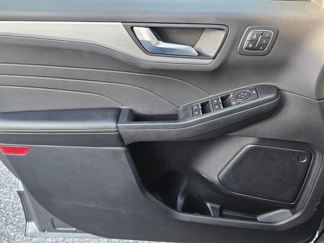 Used 2023 Ford Escape Platinum image 32