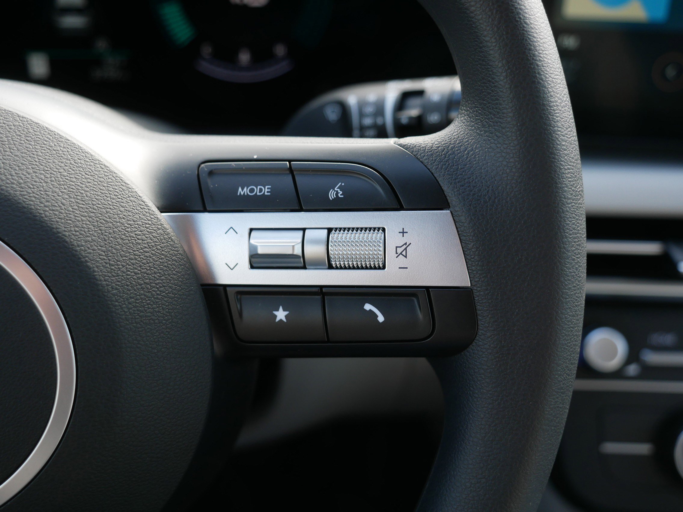 Certified 2025 Hyundai Tucson SE image 30