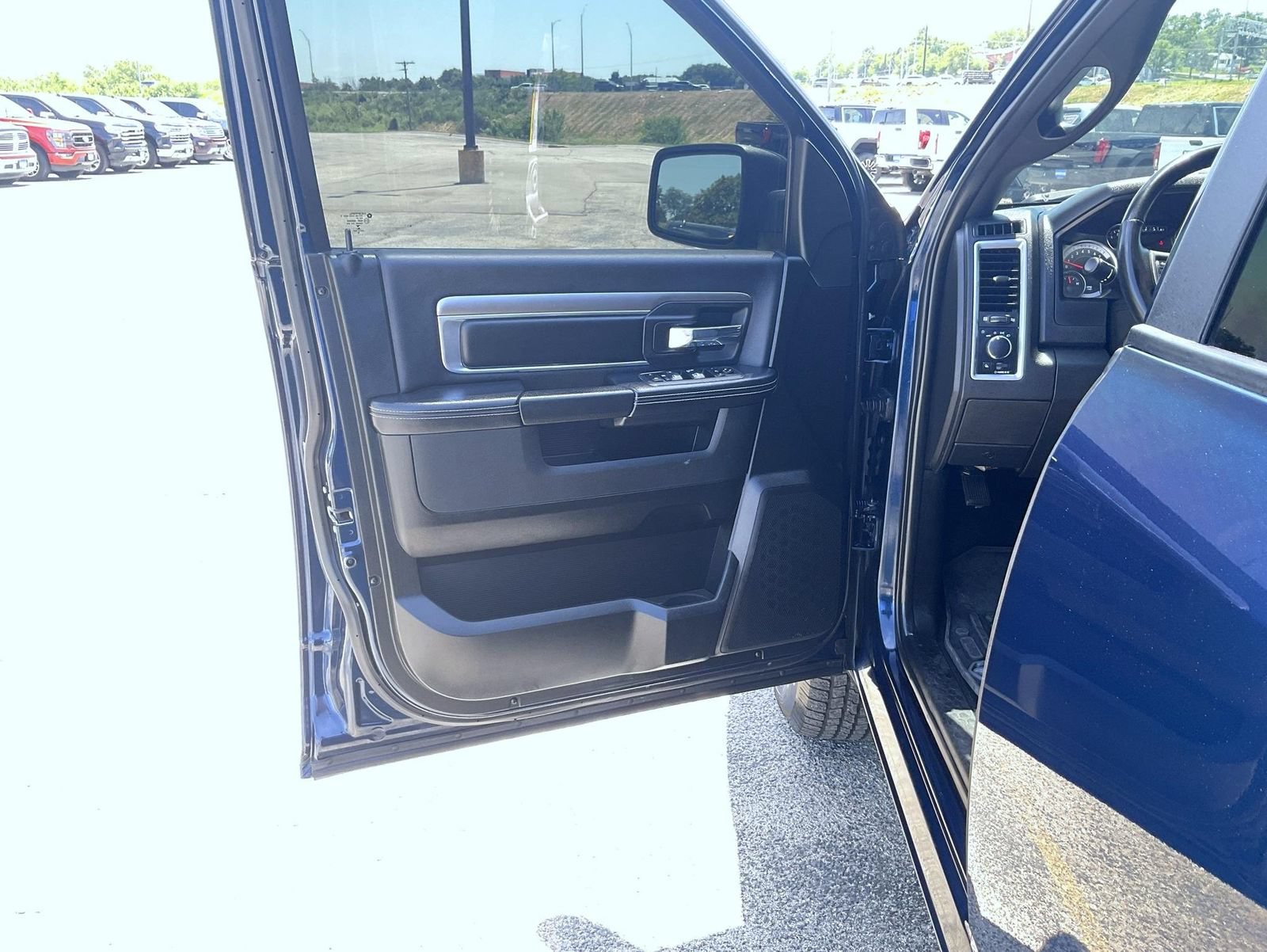 Used 2022 RAM 1500 Warlock w/ Electronics Group AWD/4WD image 10