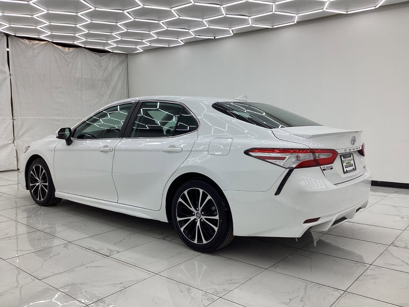 Used 2020 Toyota Camry SE image 12