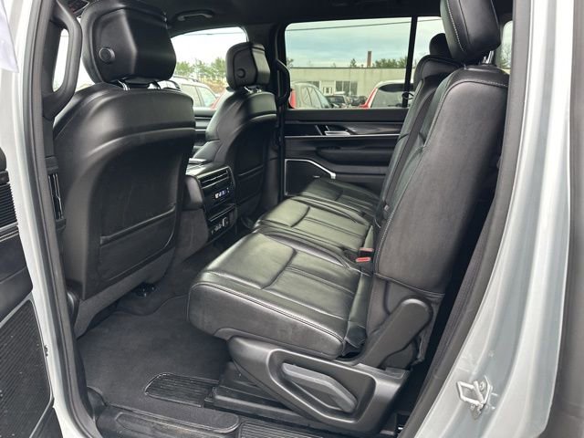 Used 2022 Jeep Wagoneer Series I image 16
