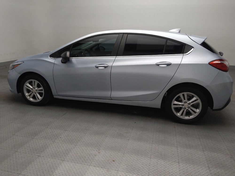 Used 2017 Chevrolet Cruze LT w/ Convenience Package FWD image 3