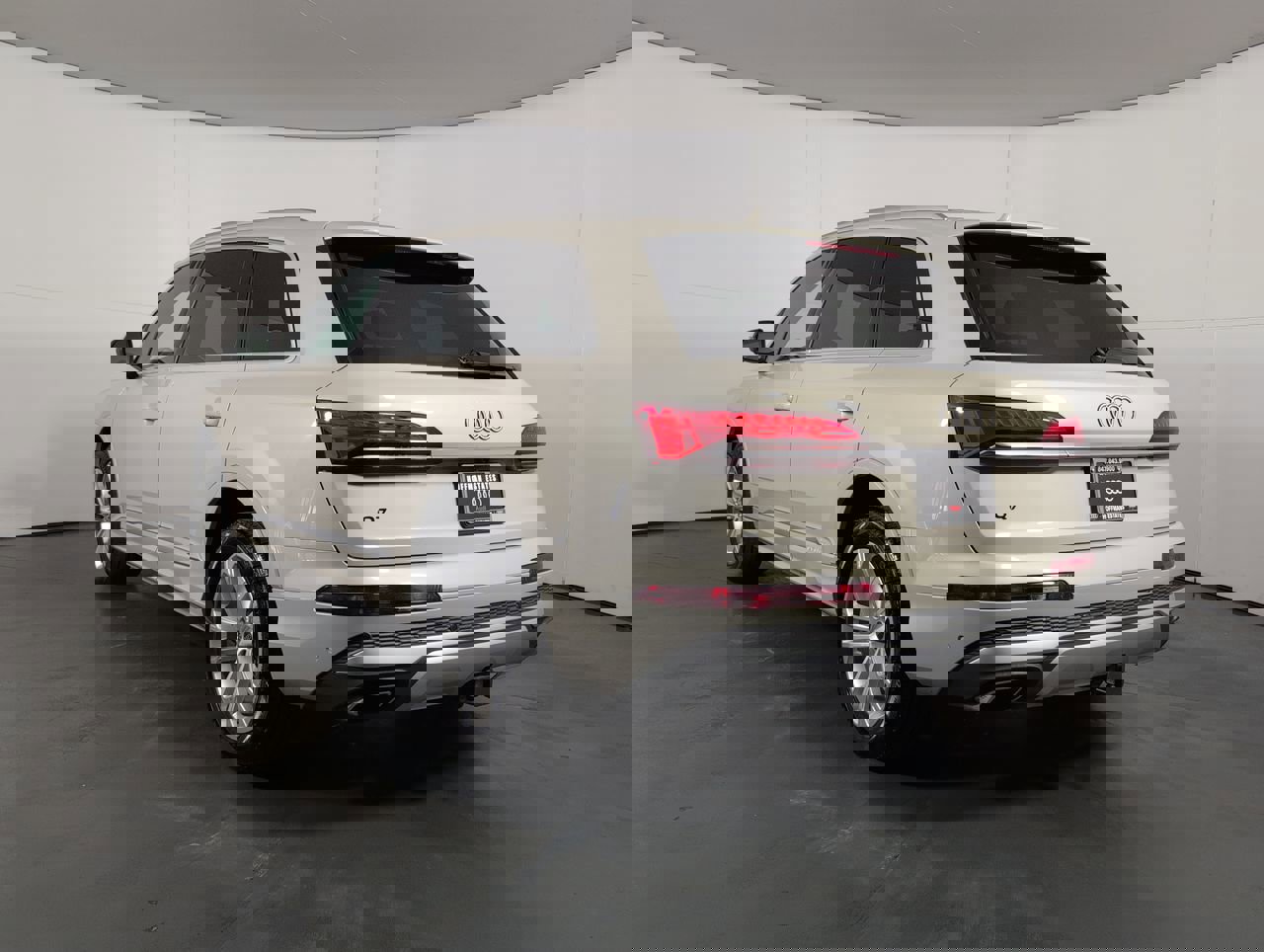 Certified 2025 Audi Q7 2.0T Premium Plus w/ Premium Plus Package image 32