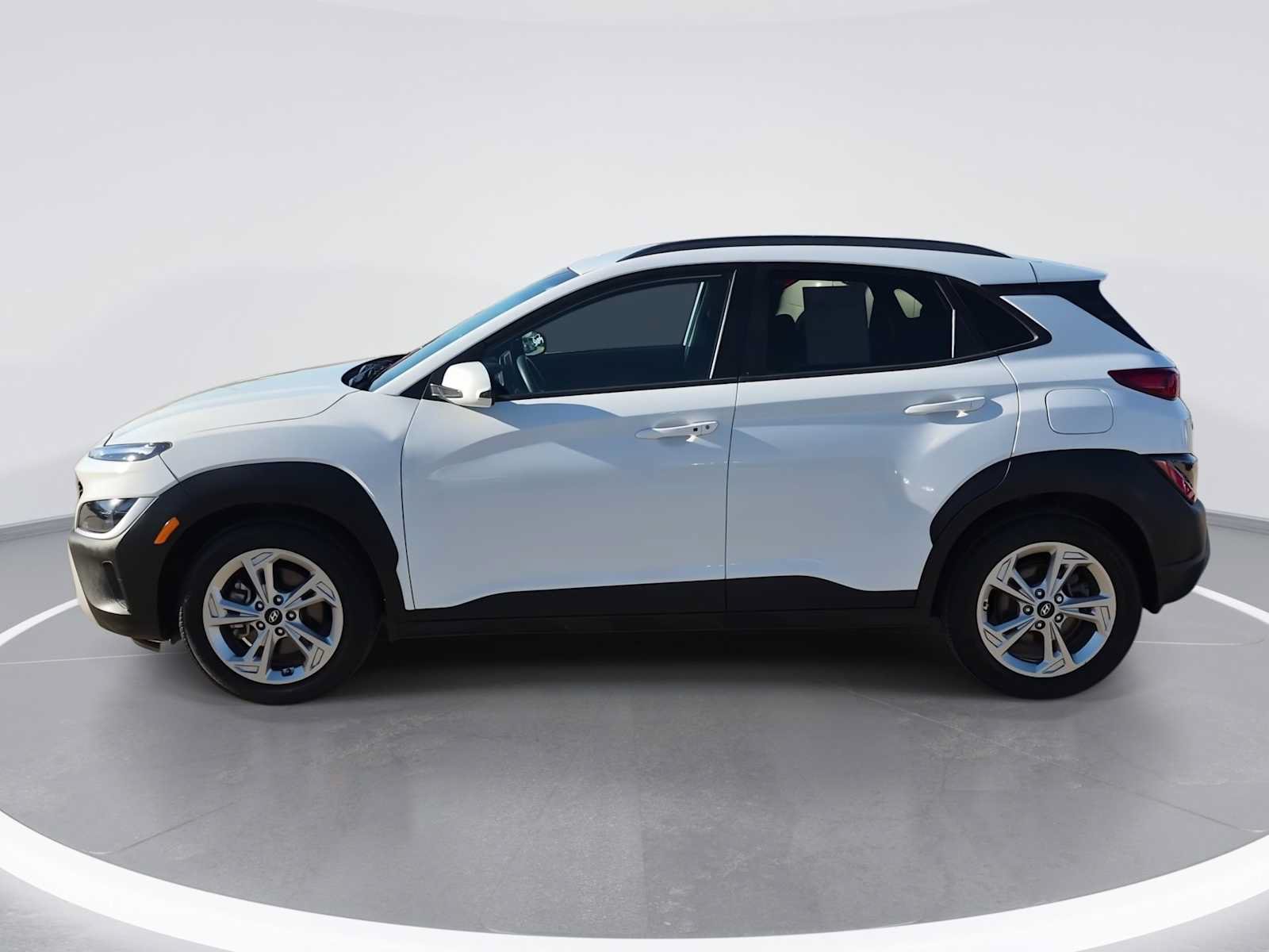 Used 2023 Hyundai Kona SEL AWD/4WD image 5