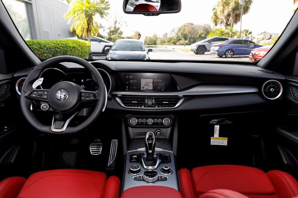 New 2025 Alfa Romeo Stelvio Sprint w/ Veloce Package image 30