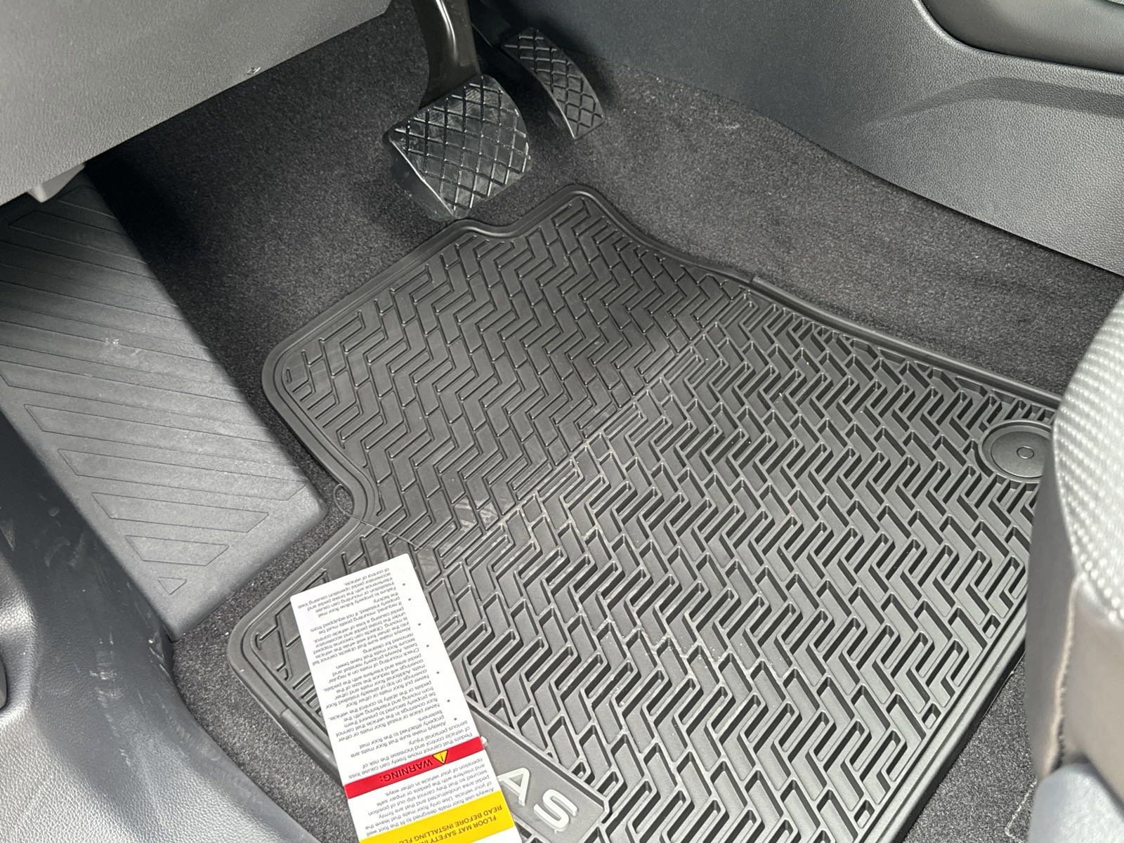 Certified 2026 Volkswagen Atlas SE image 9