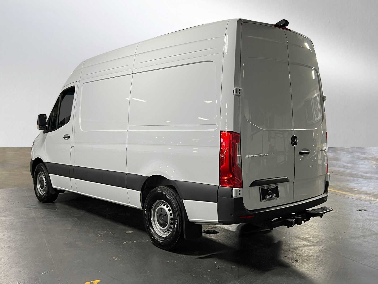 Used 2025 Mercedes-Benz Sprinter 2500 image 5