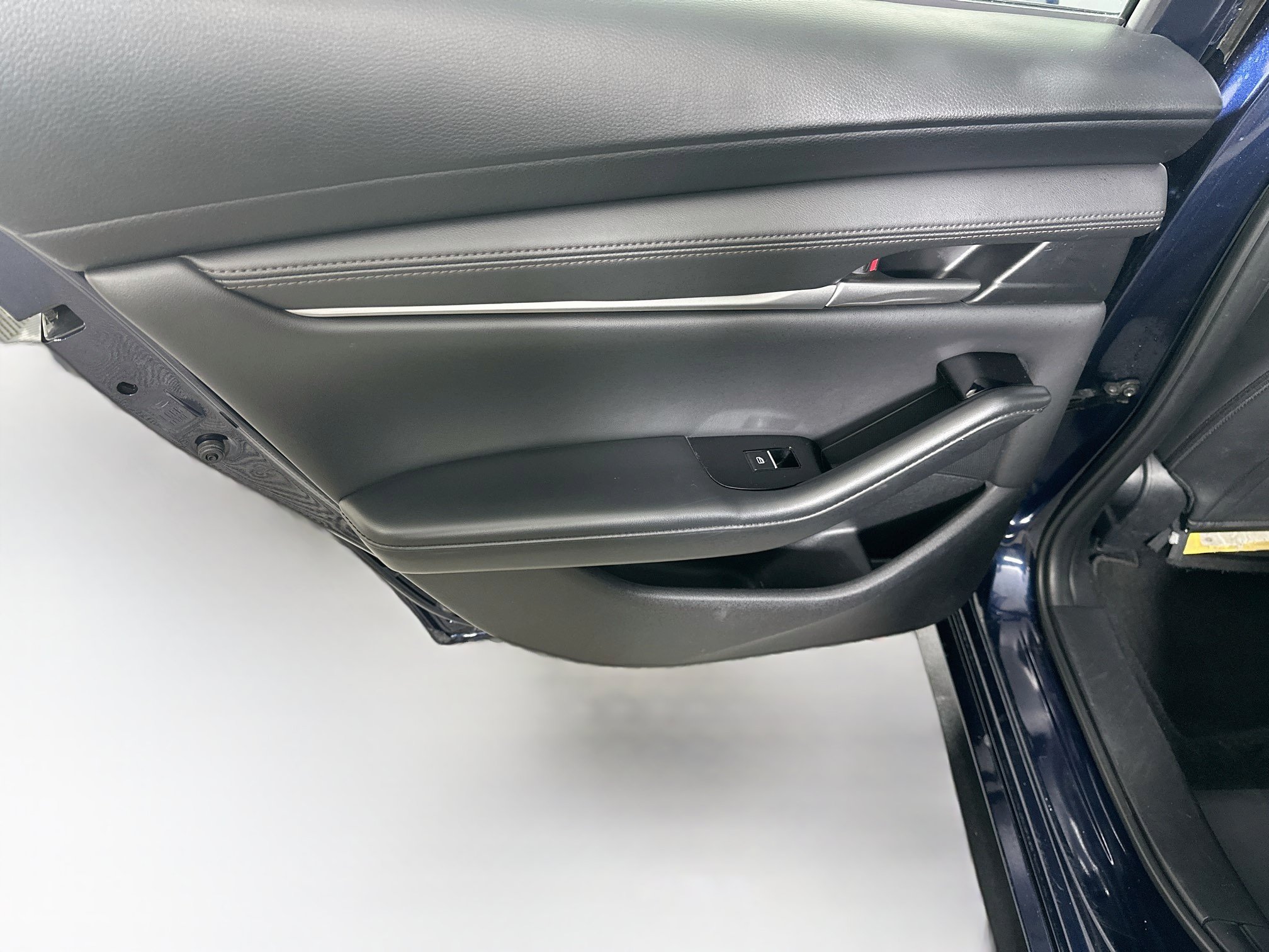 Used 2024 MAZDA MAZDA3 s FWD image 25