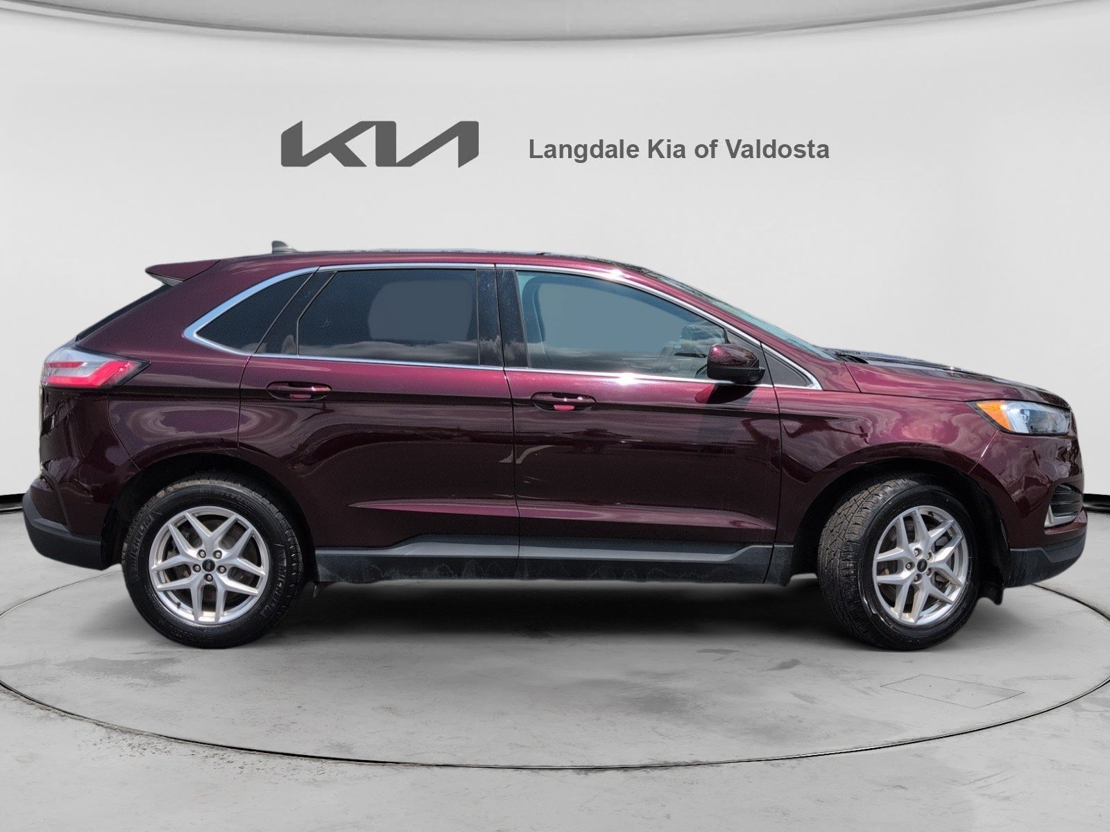 Used 2024 Ford Edge SEL AWD/4WD image 3