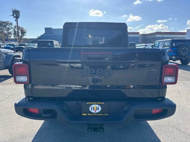 Used 2022 Jeep Gladiator Sport AWD/4WD image 6