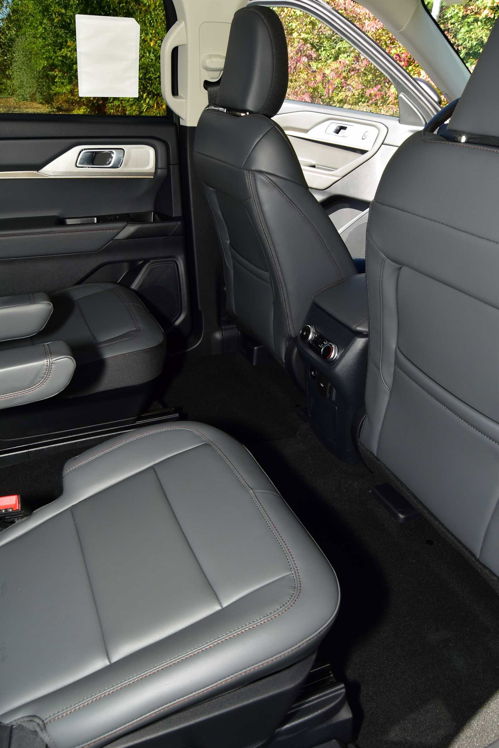 New 2026 Ford Explorer Active w/ Active Comfort Package image 21
